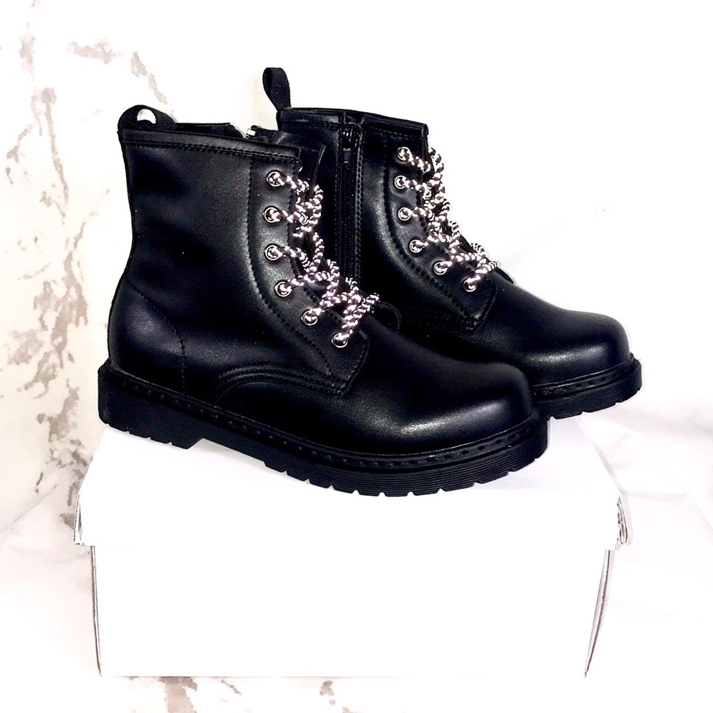 NEW Steve Madden betty black boots